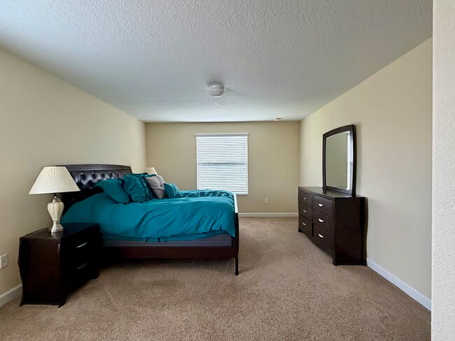 Building Photo - 3,261 SF Fully Furnished 5-Bed Gem | Just Bring Your Suitcase!