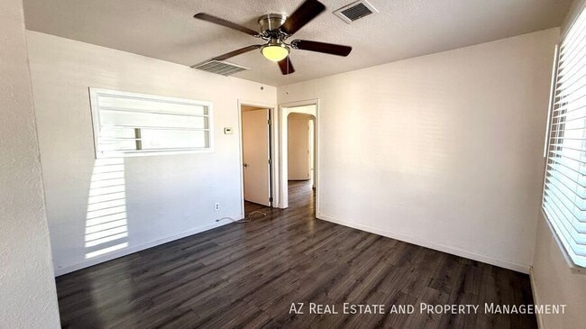 Building Photo - 5547 W Gardenia Ave