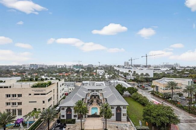 Building Photo - 9595 Collins Ave Ave