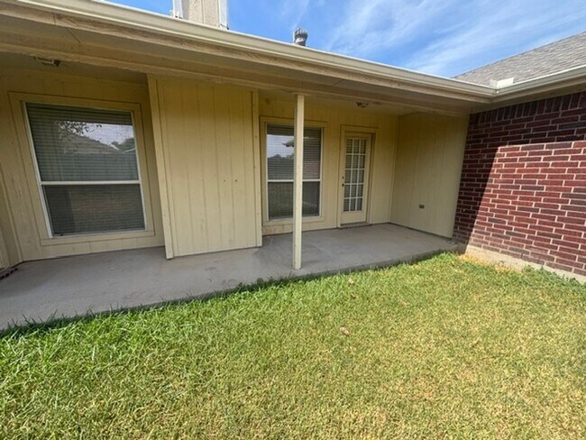 Building Photo - 1024 Carlin Ln