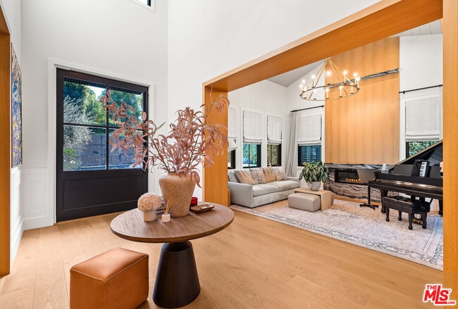 Building Photo - 15645 Woodvale Rd