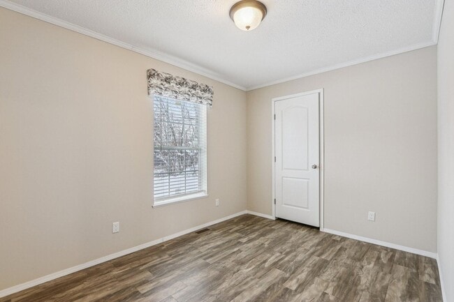 Building Photo - 4704 47th Ave