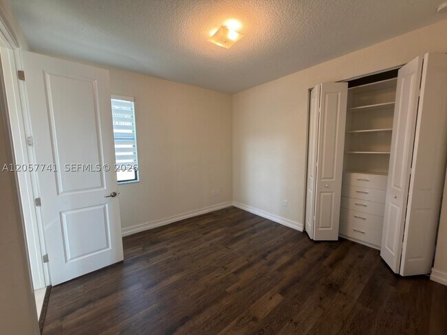 Building Photo - 455 SW 113th Ln