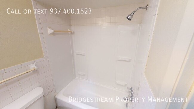 Building Photo - MONTH-TO-MONTH LEASE ONLY - Affordable, co...