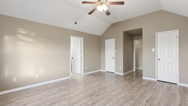 Building Photo - 8838 Eastheimer St