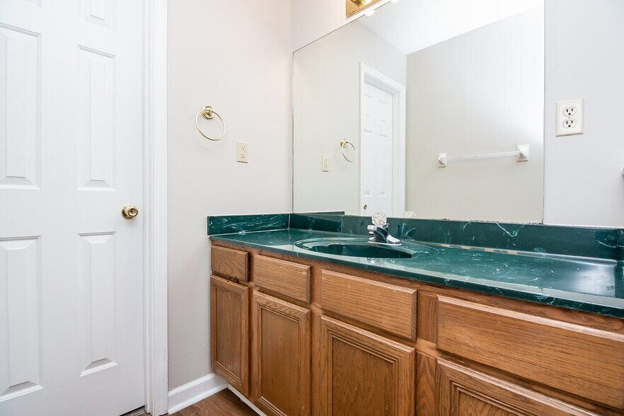 Building Photo - 7117 Puddin Ln