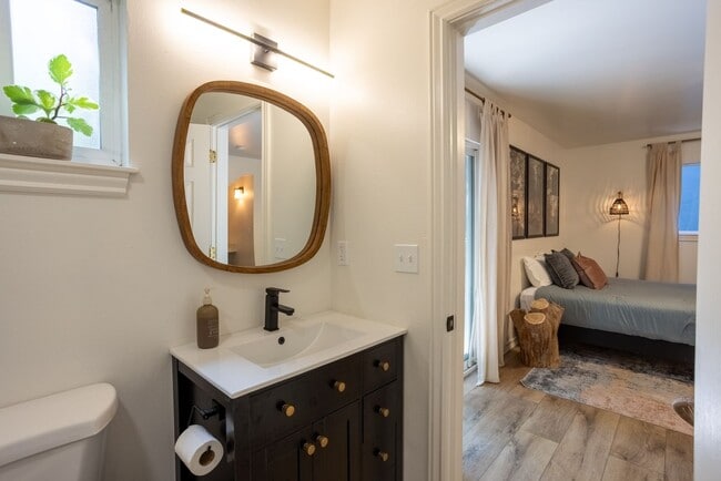 Building Photo - Ultra Unique Chico Tree House in The Avenues