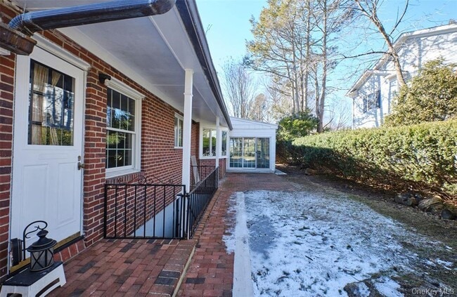 Building Photo - 695 Hunt Ln