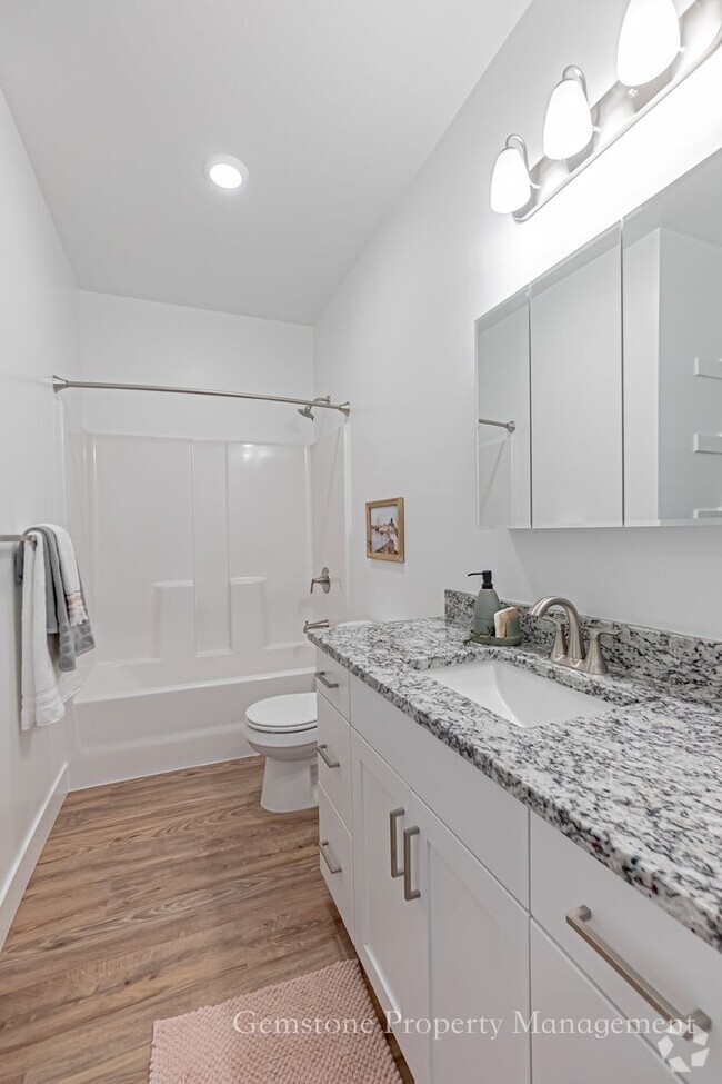 Building Photo - END UNIT - Darling 3 Bed 2.5 bath townhome...