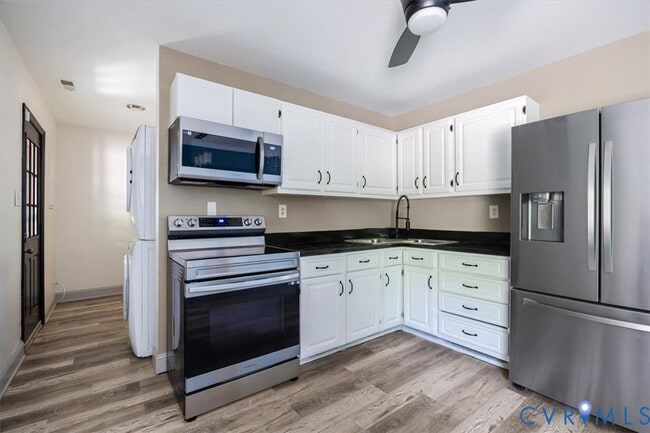 Building Photo - 4701 Lucinda Ln