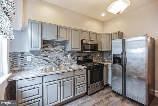 Building Photo - 530 N 58th St