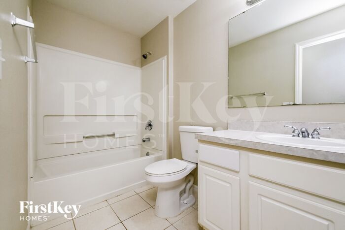 Building Photo - 4003 Kingsfield Dr
