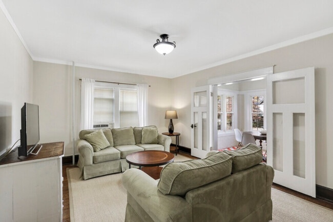 3Br, 1Ba - 603 W Green St