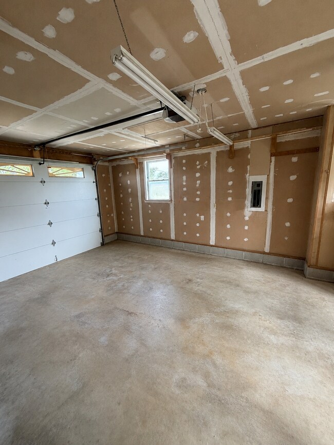 Building Photo - 4810 Washington St