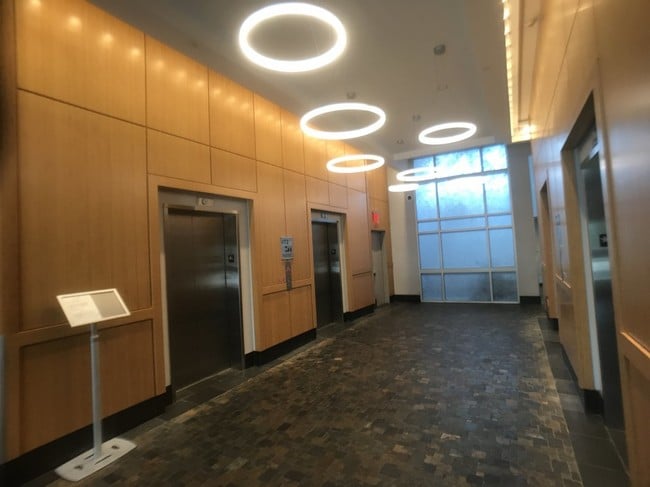 Building Photo - 4024 College Point Blvd