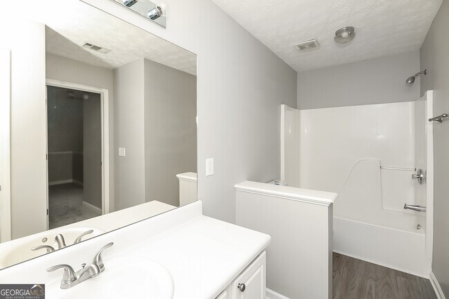 Building Photo - 4627 Legacy Square