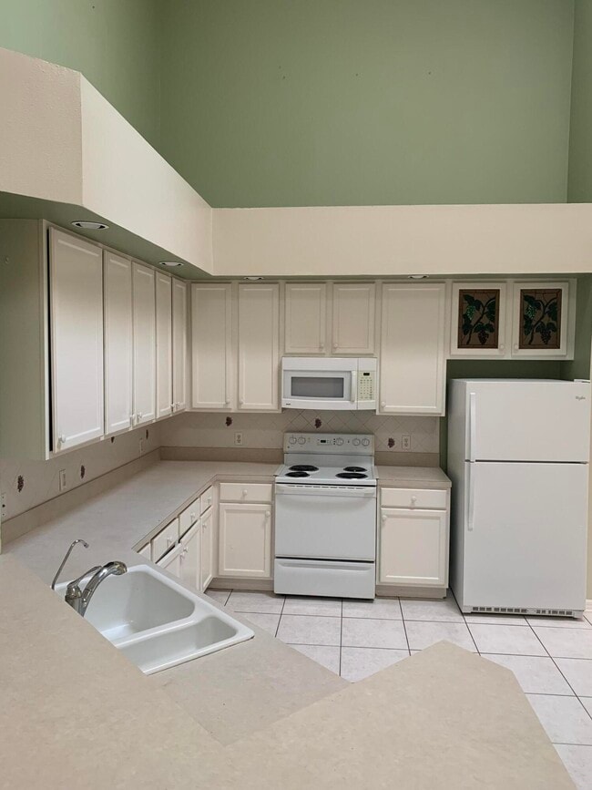 Building Photo - 1657 SW Harbour Isles Cir