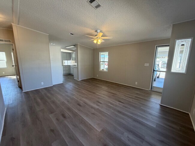 Building Photo - 2035 Red Cedar Dr