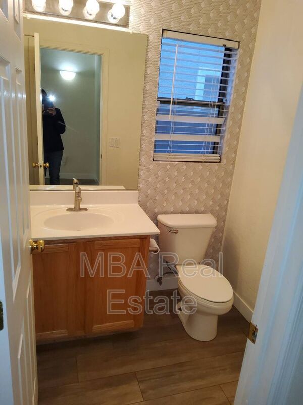 Building Photo - 5227 W Desert Ln