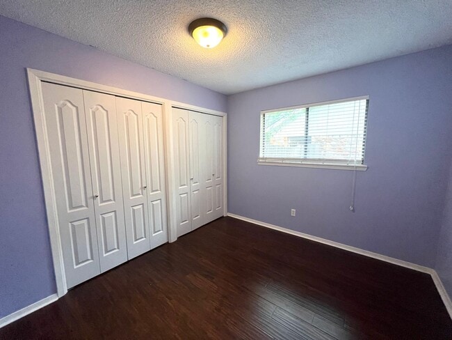 Building Photo - Charming single-story home with 4 bedrooms and 2 bathrooms for rent in neighborhood of Anderson M...