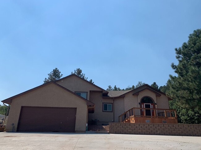 Building Photo - Beautifully updated home on 5 acres