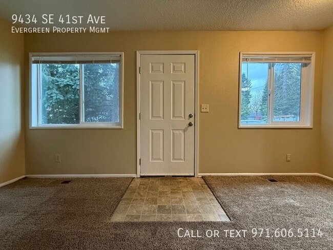 Building Photo - 9434 SE 41st Ave