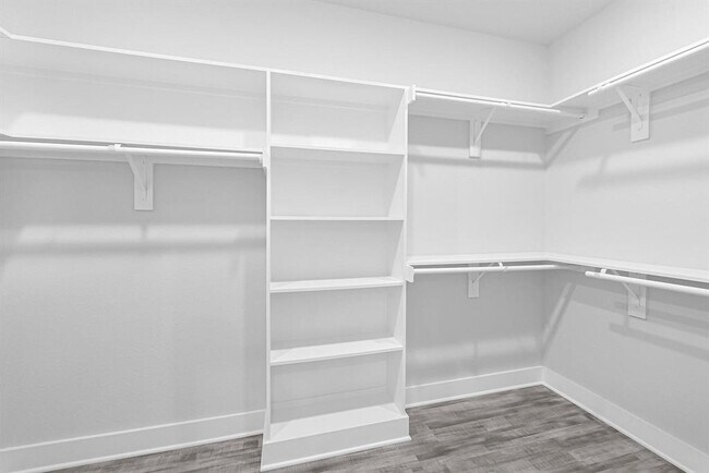 Building Photo - 4675 Bellfort Ave
