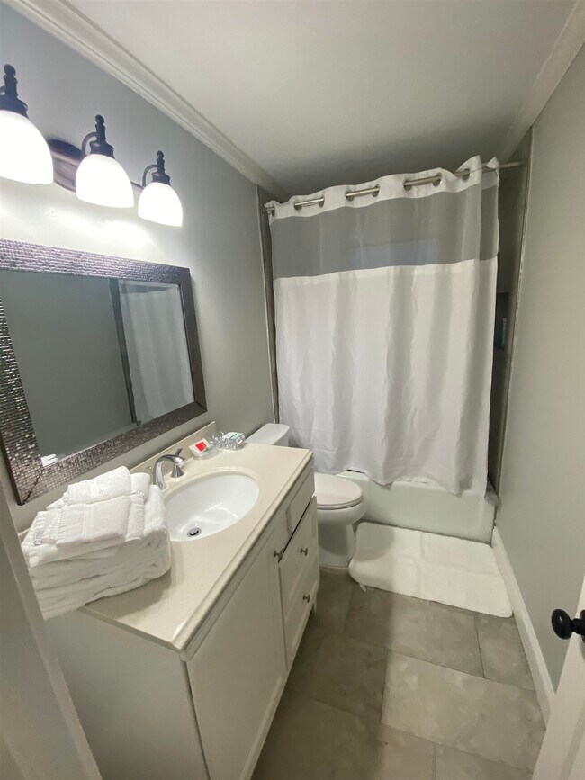 Building Photo - 8570 Sycamore Trail Dr