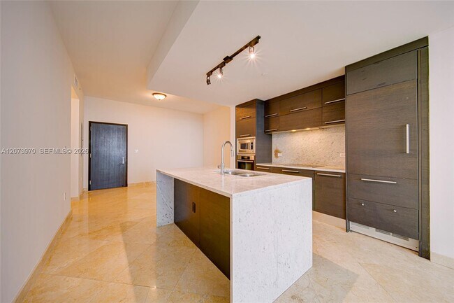 Building Photo - 900 Biscayne Blvd