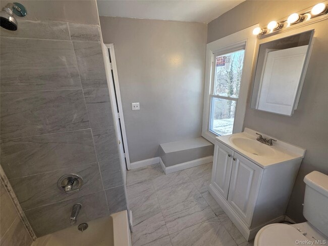 Building Photo - 91 Orchard St