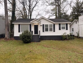 Building Photo - 3 Bed 2 Bath in Hapeville!