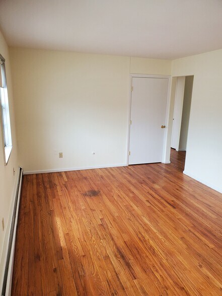 Building Photo - 95 Fairview Dr