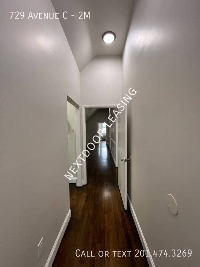 Building Photo - 729 Avenue C