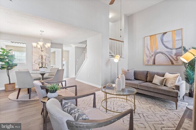 Building Photo - 7820 Somerset Ct