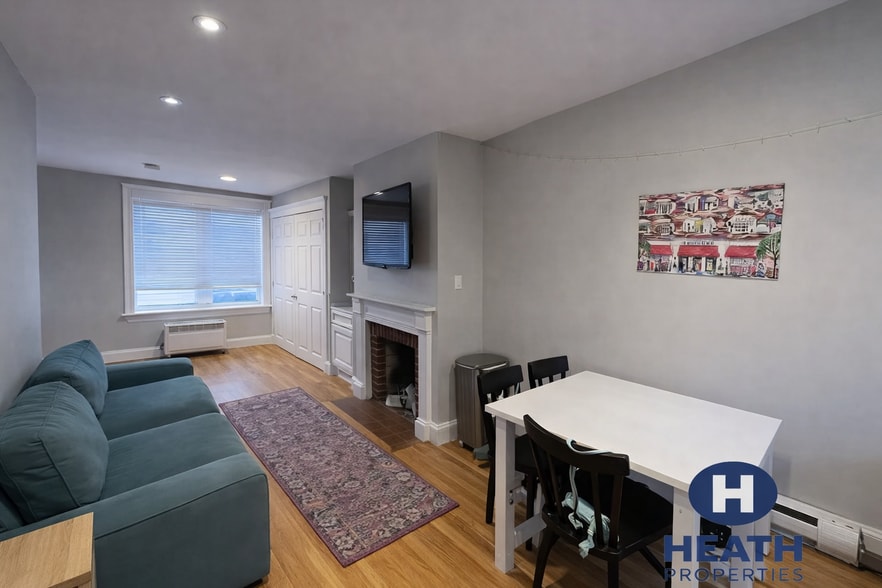 Building Photo - 16 Cedar Ln Way