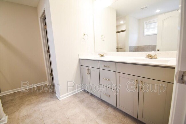 Building Photo - 114 Welborn St