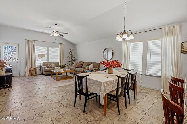 Building Photo - 14905 Tierra Escape Ave