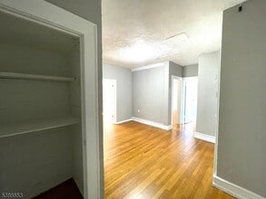 Building Photo - 17 Elwood Pl