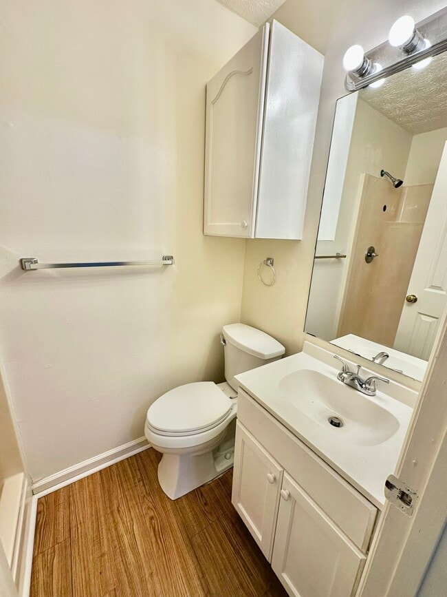 Building Photo - 841 Sylvia Ln