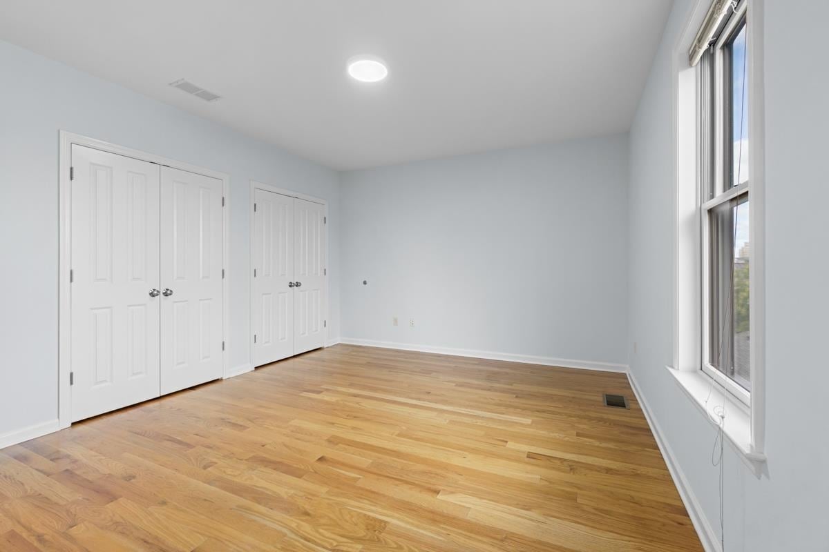 Building Photo - 437 Whiton St