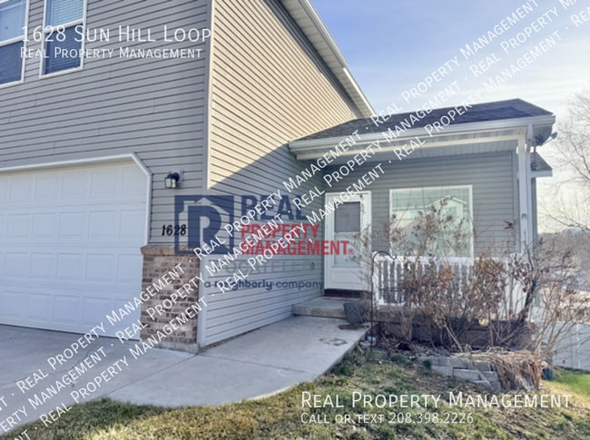 Building Photo - 1628 Sun Hill Loop