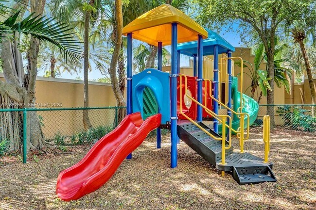 Building Photo - 19655 E Country Club Dr