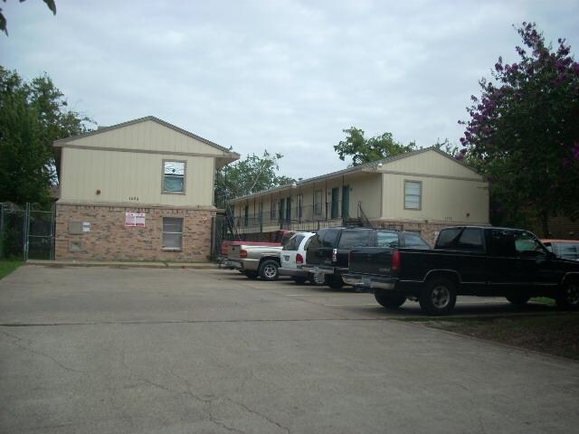 Building Photo - The Debutante Apartments