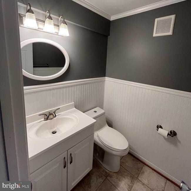 Building Photo - 7807 Edmunds Way