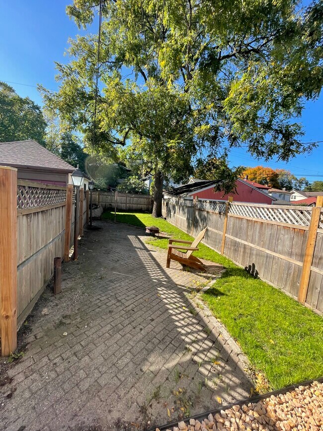 Building Photo - 4724 Lyndale Ave S