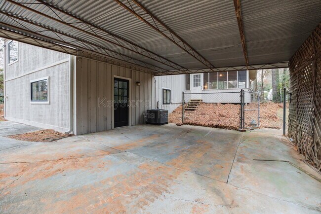 Building Photo - 2700 Creekview Point NW