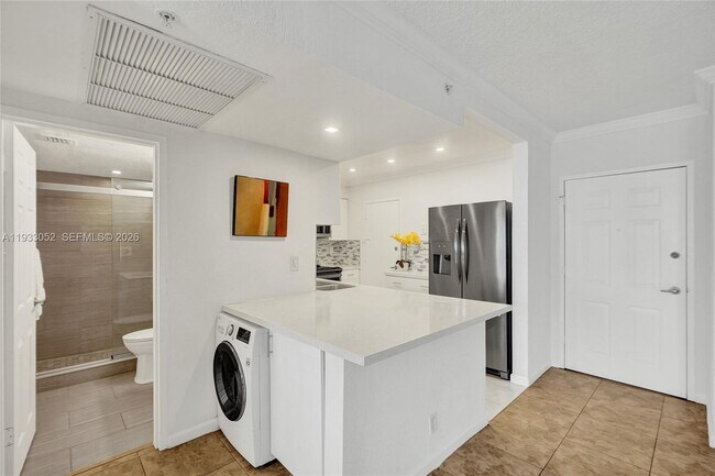 Building Photo - 2501 S Ocean Dr