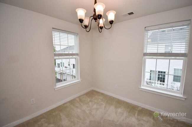 Building Photo - 32 Jessop Ln