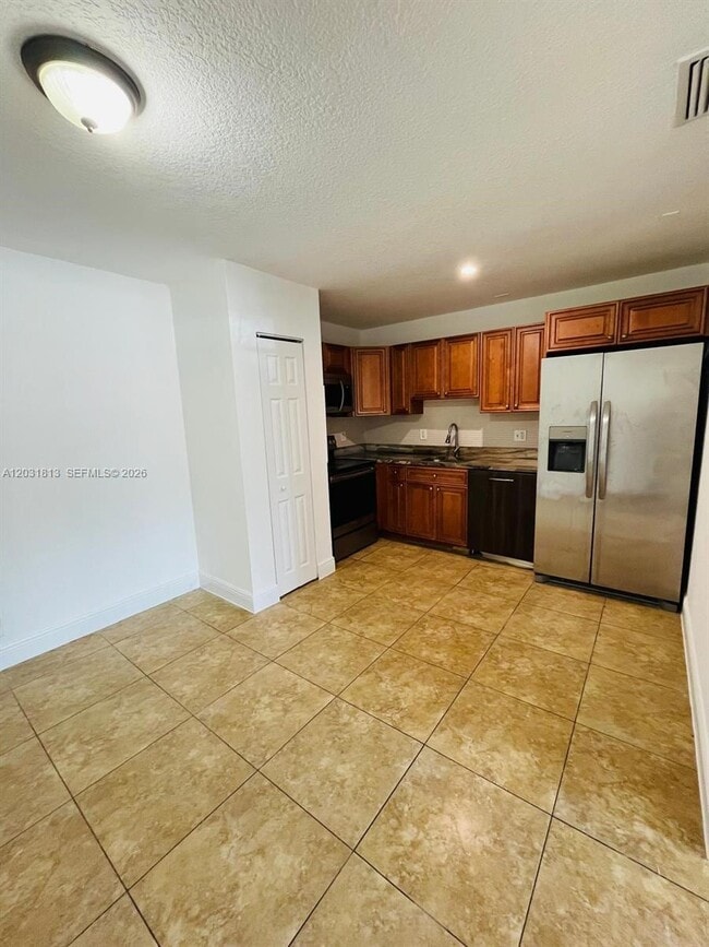 Building Photo - 7701 SW 10th Ct