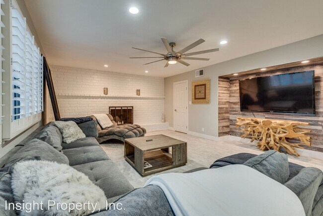 Building Photo - 4 br, 2 bath House - 1709 Valmora St.